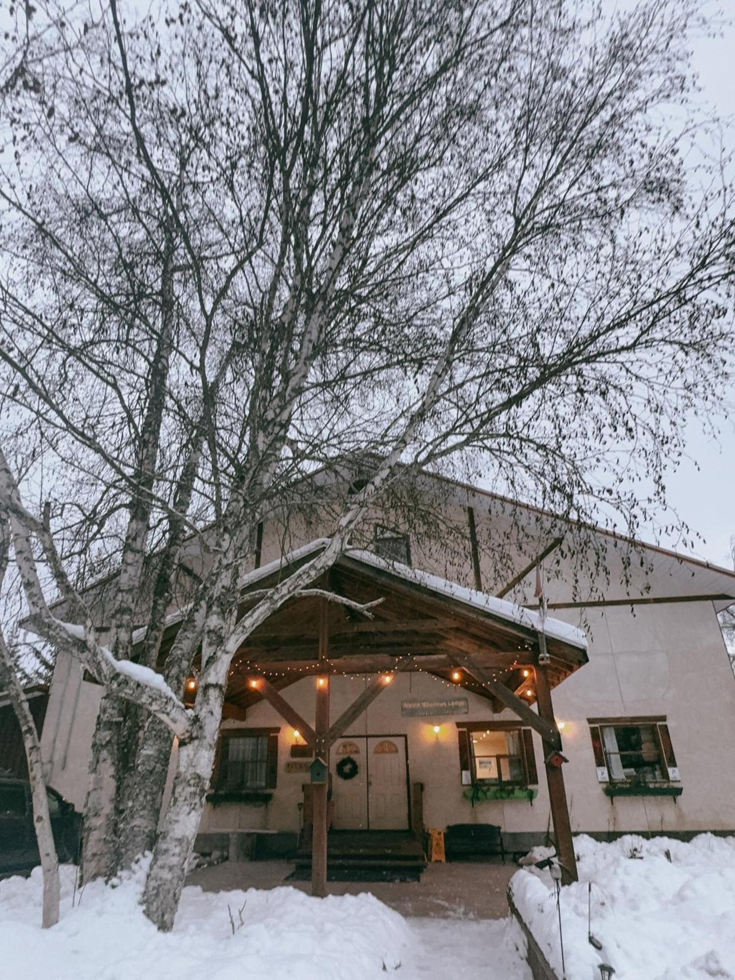 Alpine Meadows Lodge Golden Exterior photo